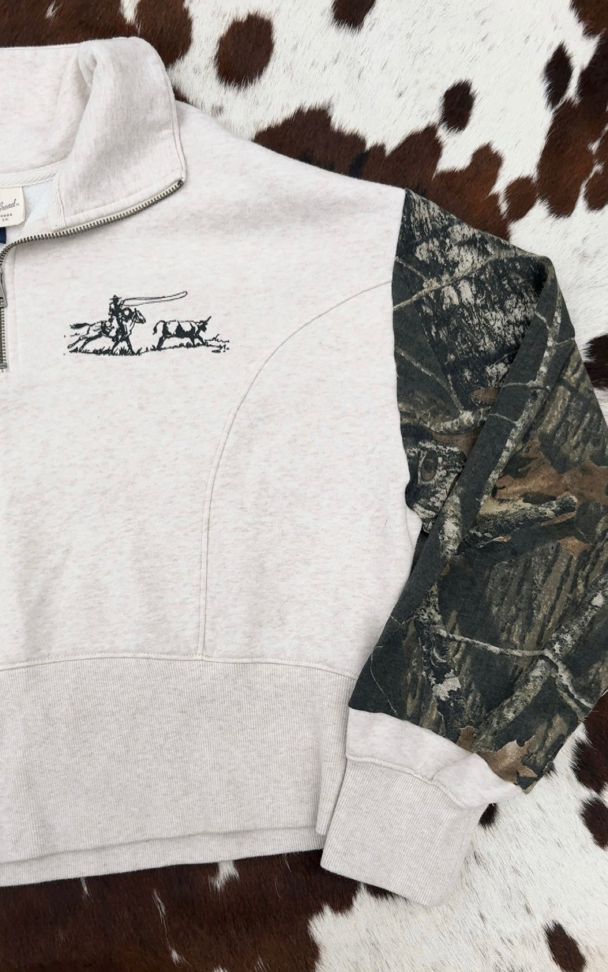 NEW! CUSTOM REWORK: Light Gray & Mossy Oak Camo Half Zip Hand Sewn Pullover Size XL cropped (fits M/L)