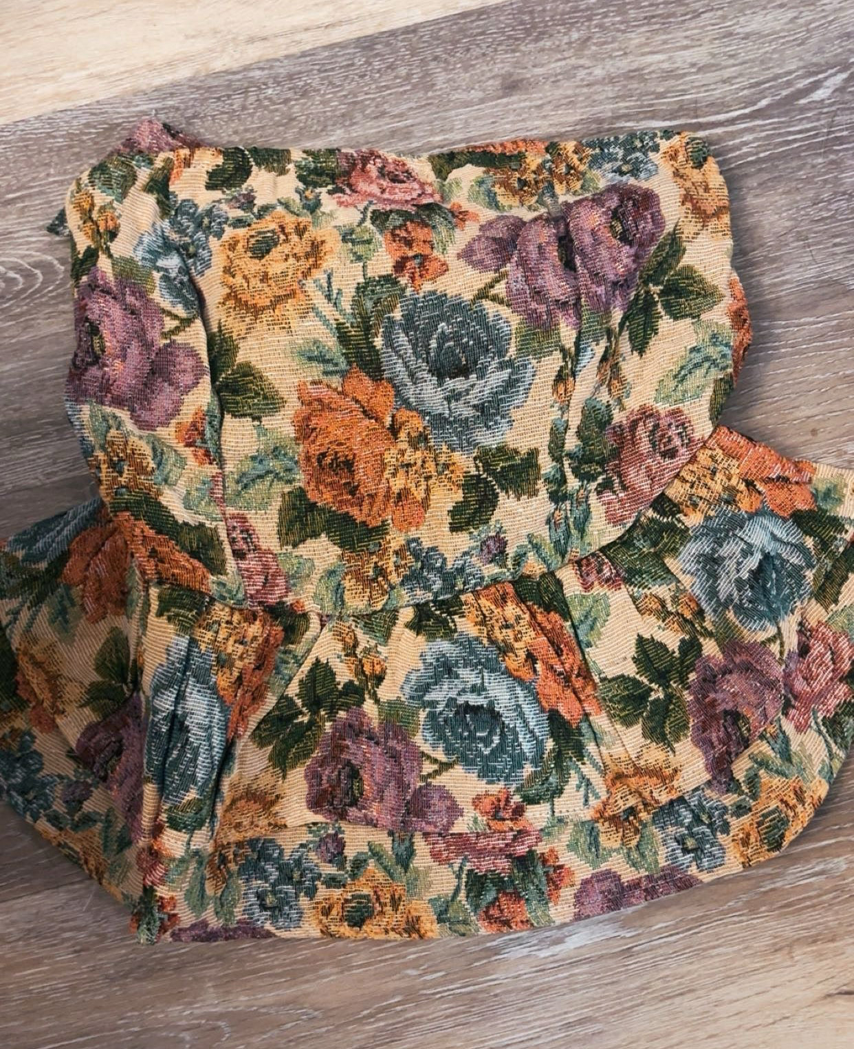 VINTAGE VIBE FLORAL TOP: Bandeau Style Tie Back (S-L)