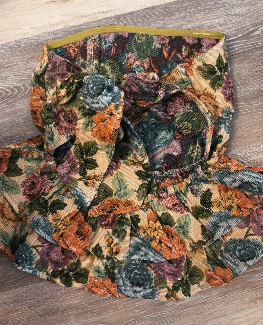 VINTAGE VIBE FLORAL TOP: Bandeau Style Tie Back (S-L)